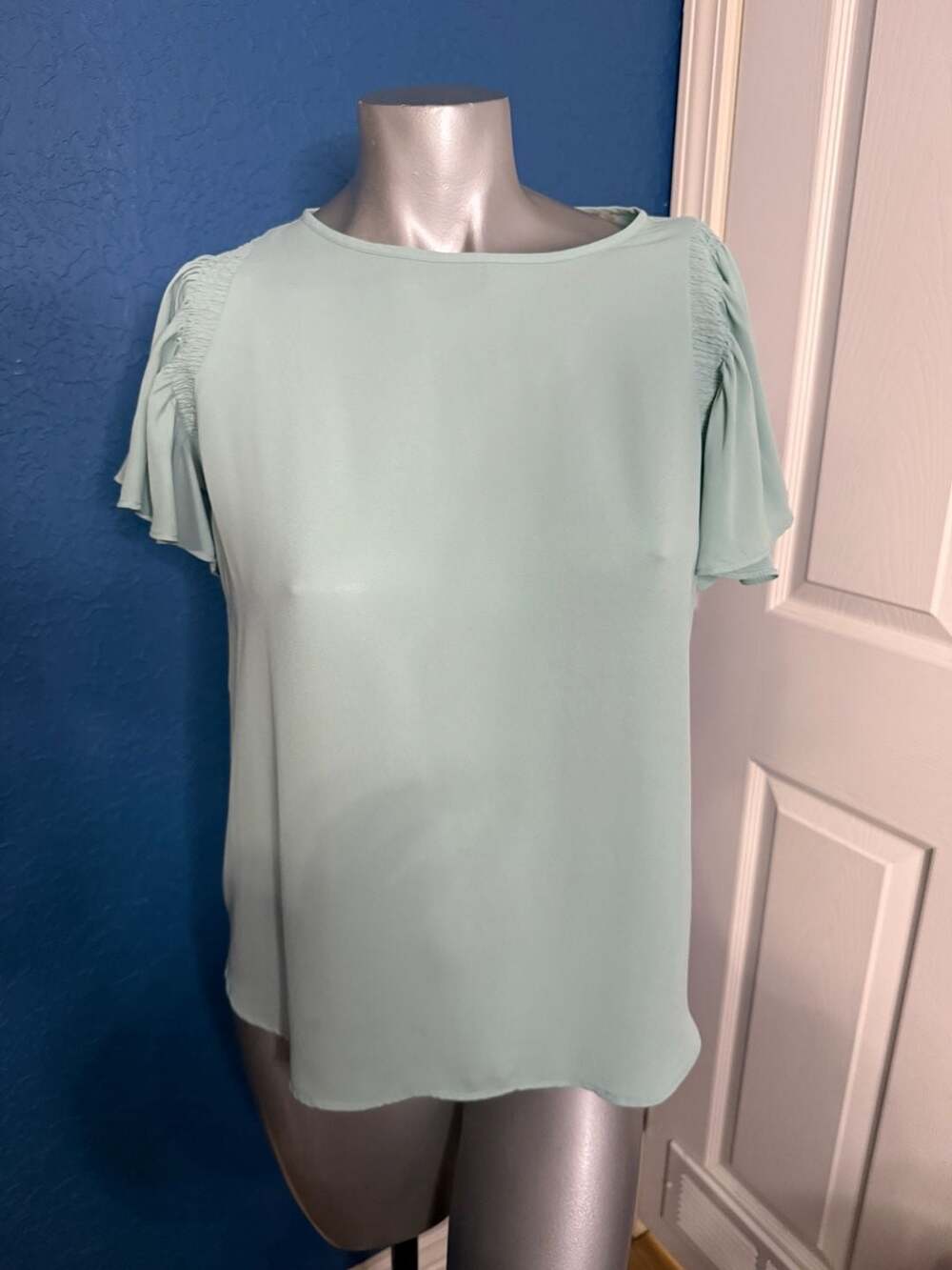 LOFT Mint Green Puff Sleeve Blouse XS Smocked Short Sleeve Career Top